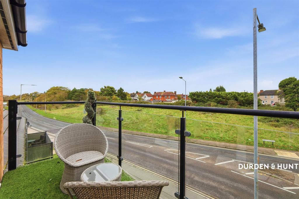 Property photo 3 of 13 Img_9573.Jpg