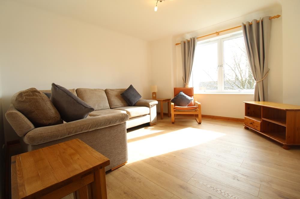 Property photo 1 of 6 Lounge