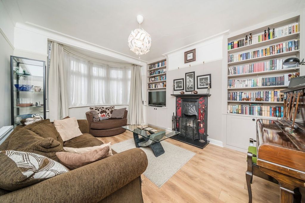 Property photo 2 of 9