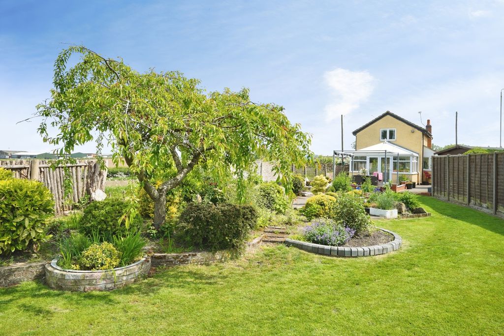 Additional image 20 of 2 bed cottage for saleLeicester Road, Ibstock, Leicestershire LE67
