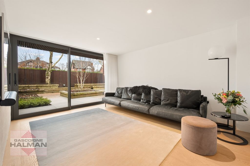 Property photo 3 of 22 Living Room