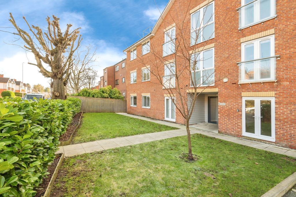 Property photo 1 of 17