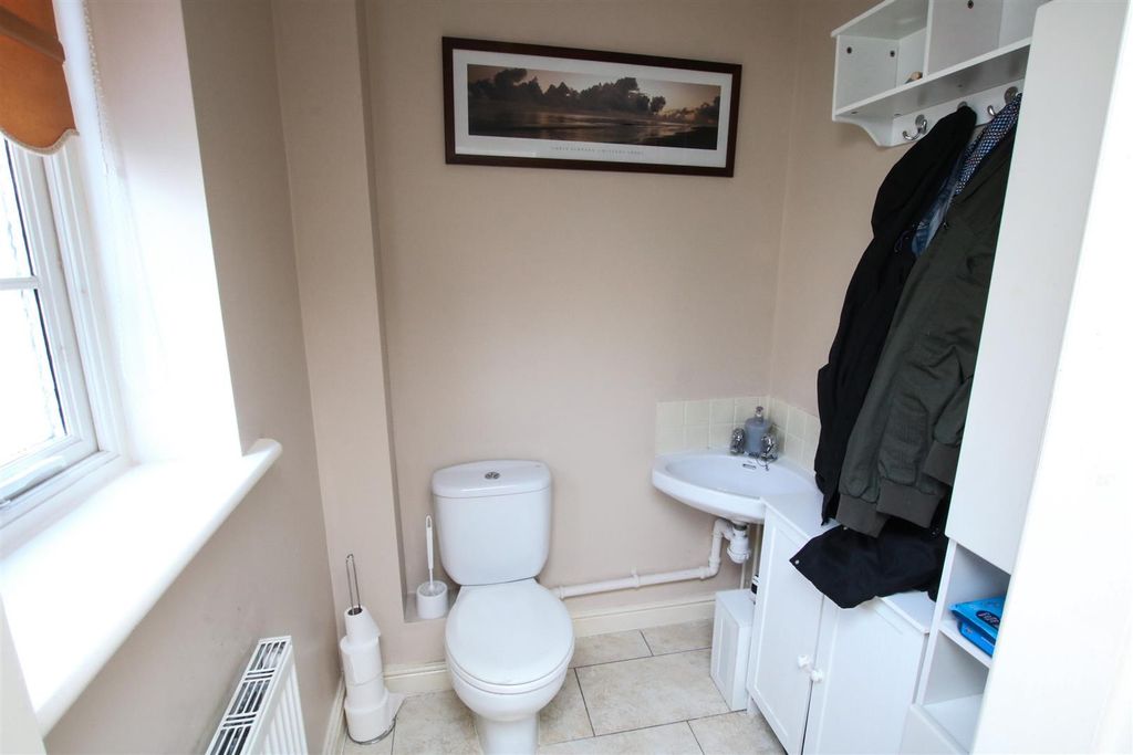 Property photo 2 of 15 Ground Floor W/C