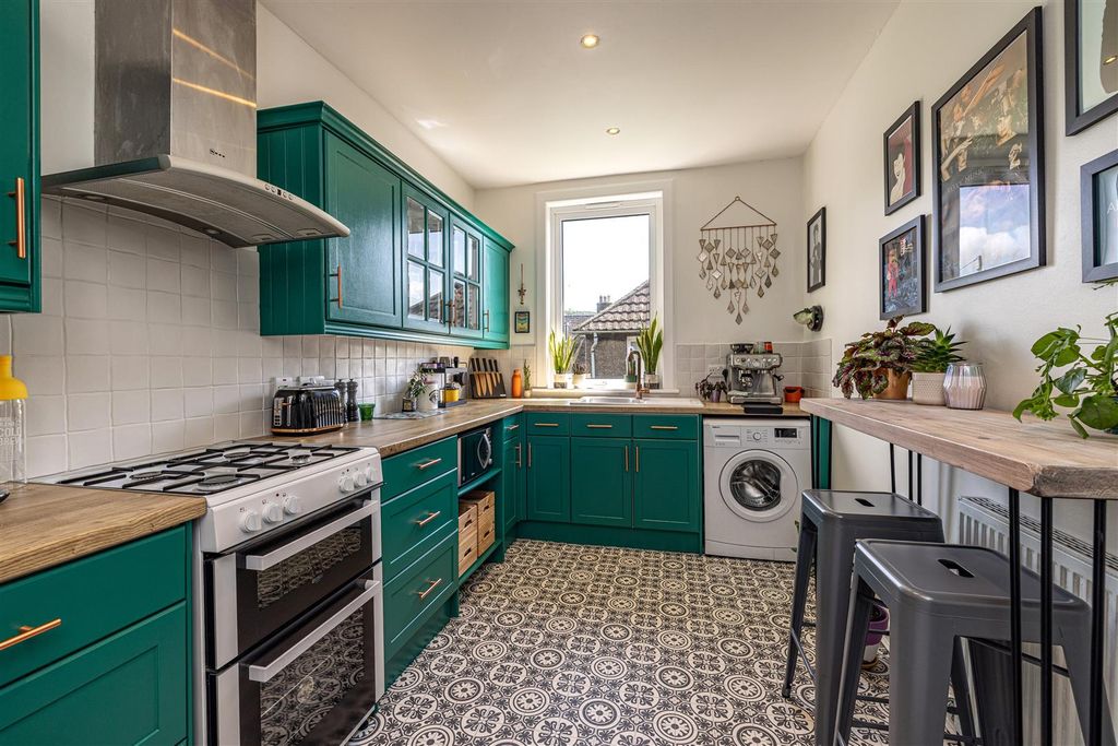 Property photo 3 of 38 42 Glendinning Terrace Galashiels 10.Jpg