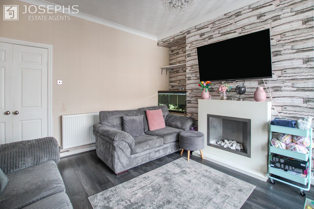 Property photo 3 of 15