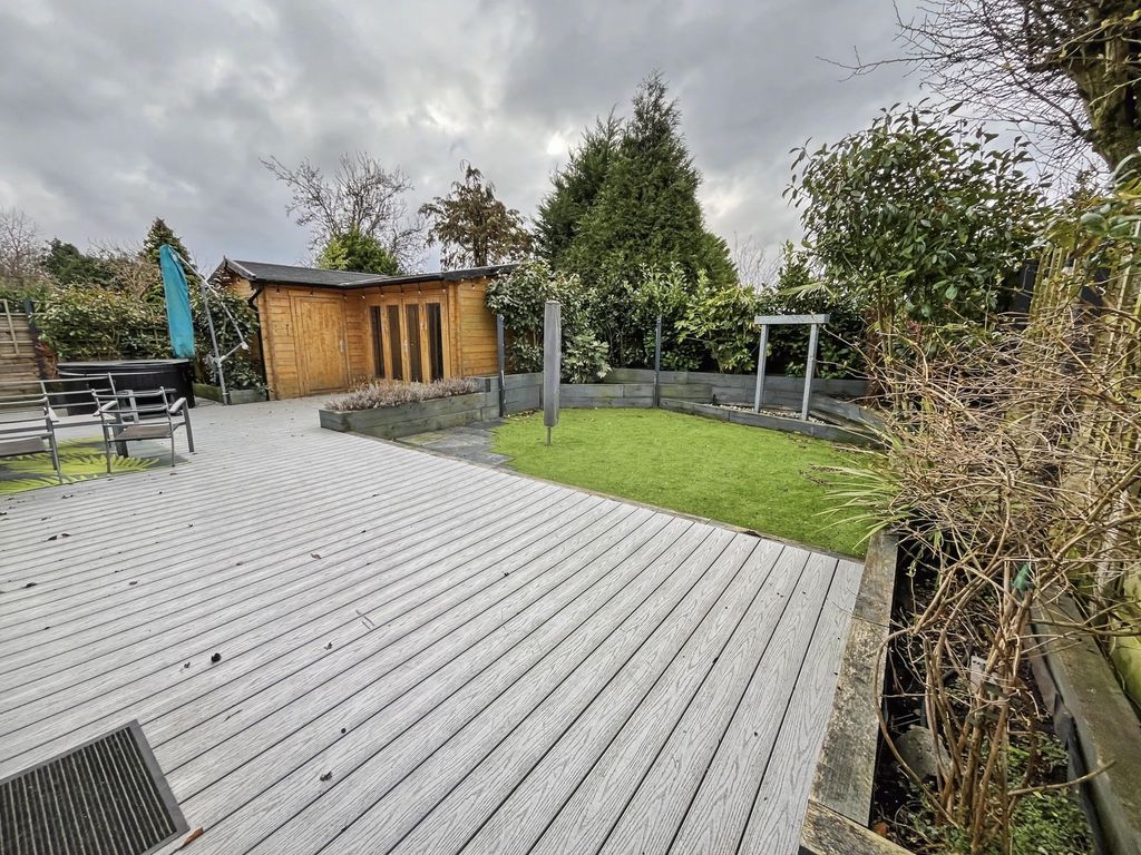 Property photo 2 of 32