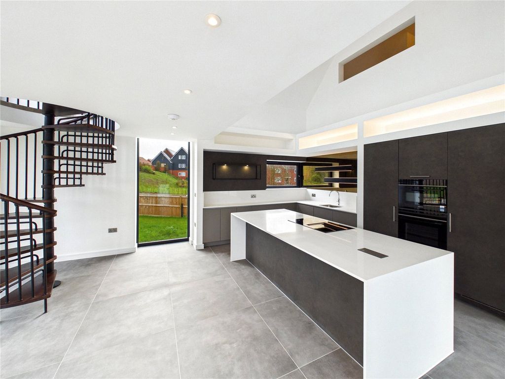 Property photo 3 of 31 Picture No. 48