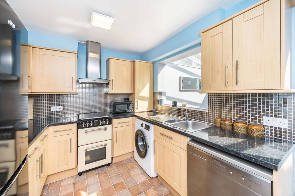 Property photo 3 of 9