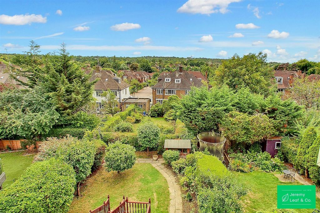 Property photo 3 of 25