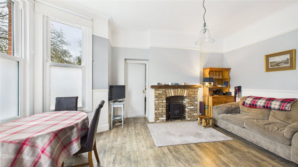 Property photo 3 of 11 Picture 3