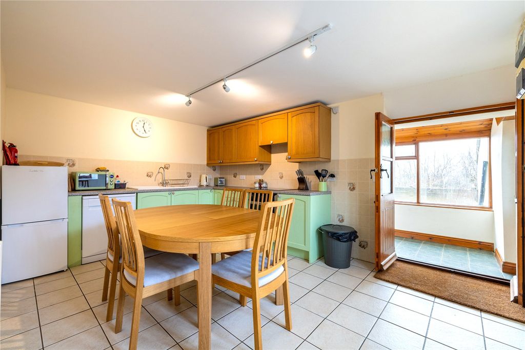 Property photo 3 of 39 Jessies Kitchen