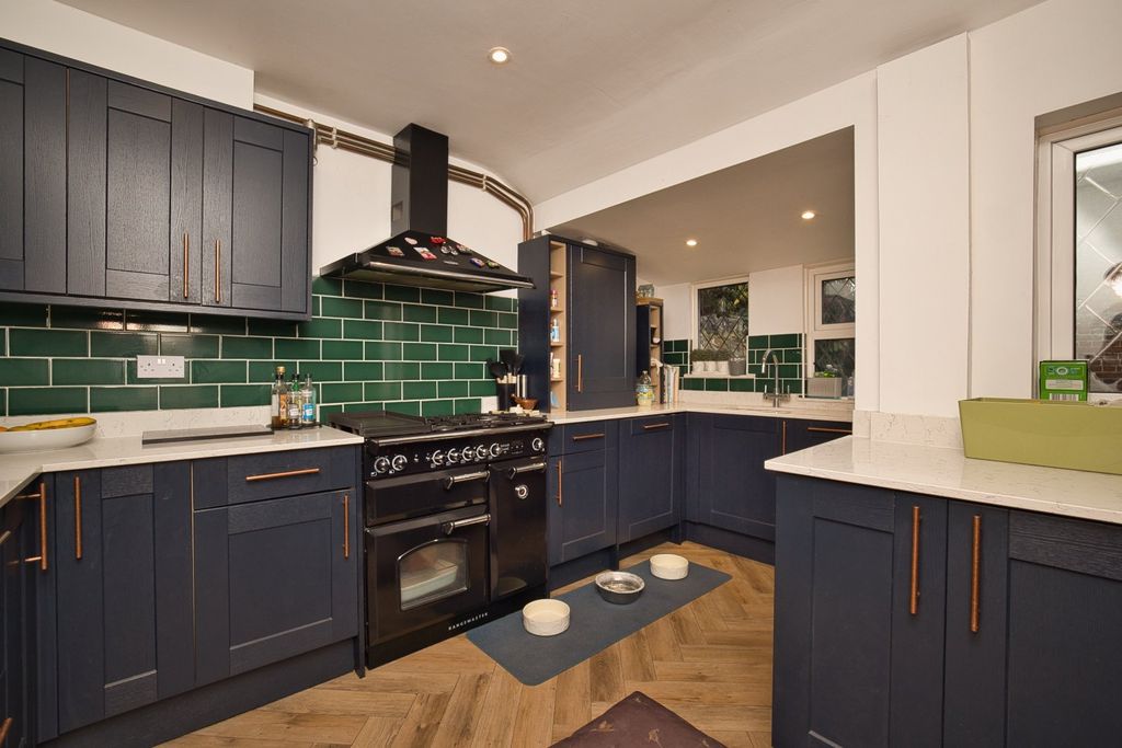 Property photo 2 of 19 Picture 2