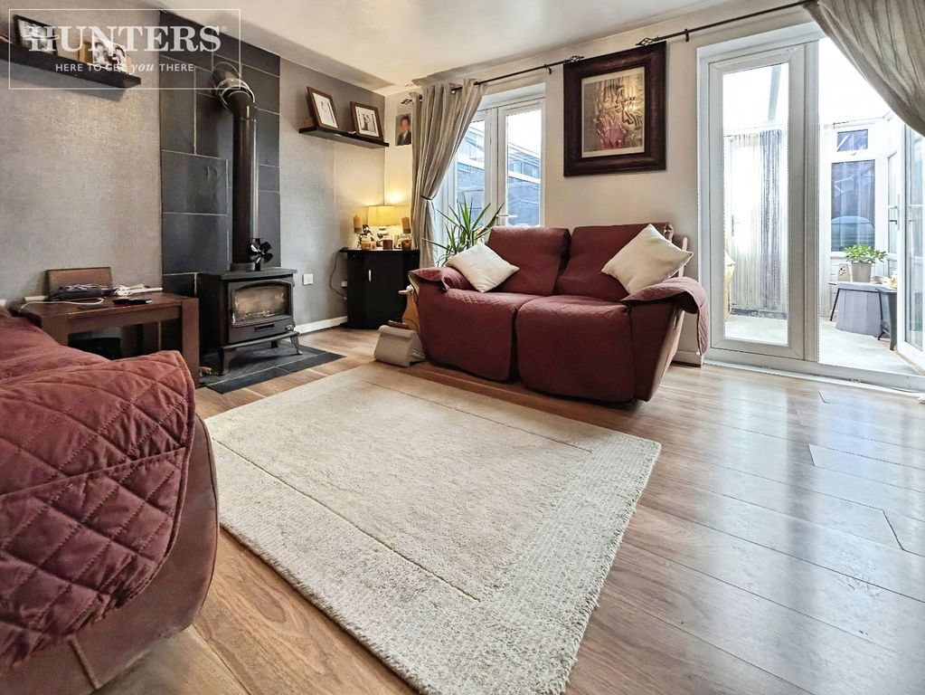 Property photo 3 of 18 Pbox-Img.Jpg