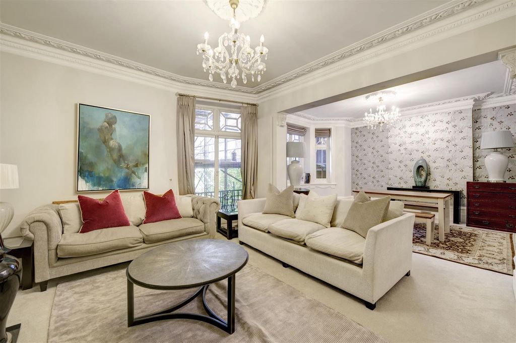 Property photo 2 of 9 28 Abingdon Court 340089 Rec Din_Rgb.Jpg