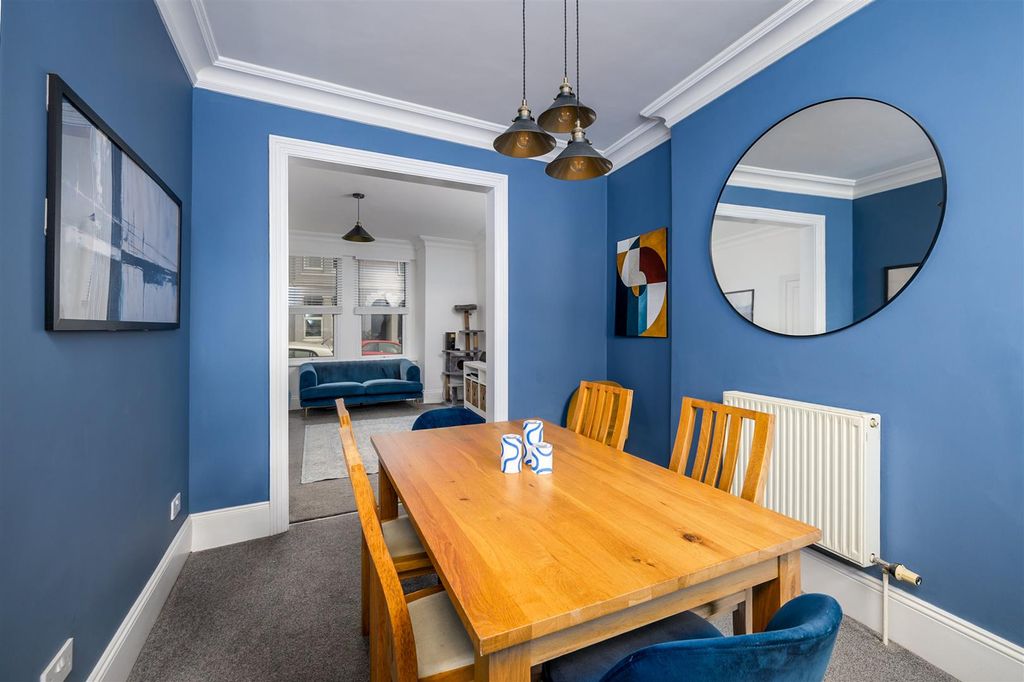 Property photo 3 of 15 Dining Room/Lounge