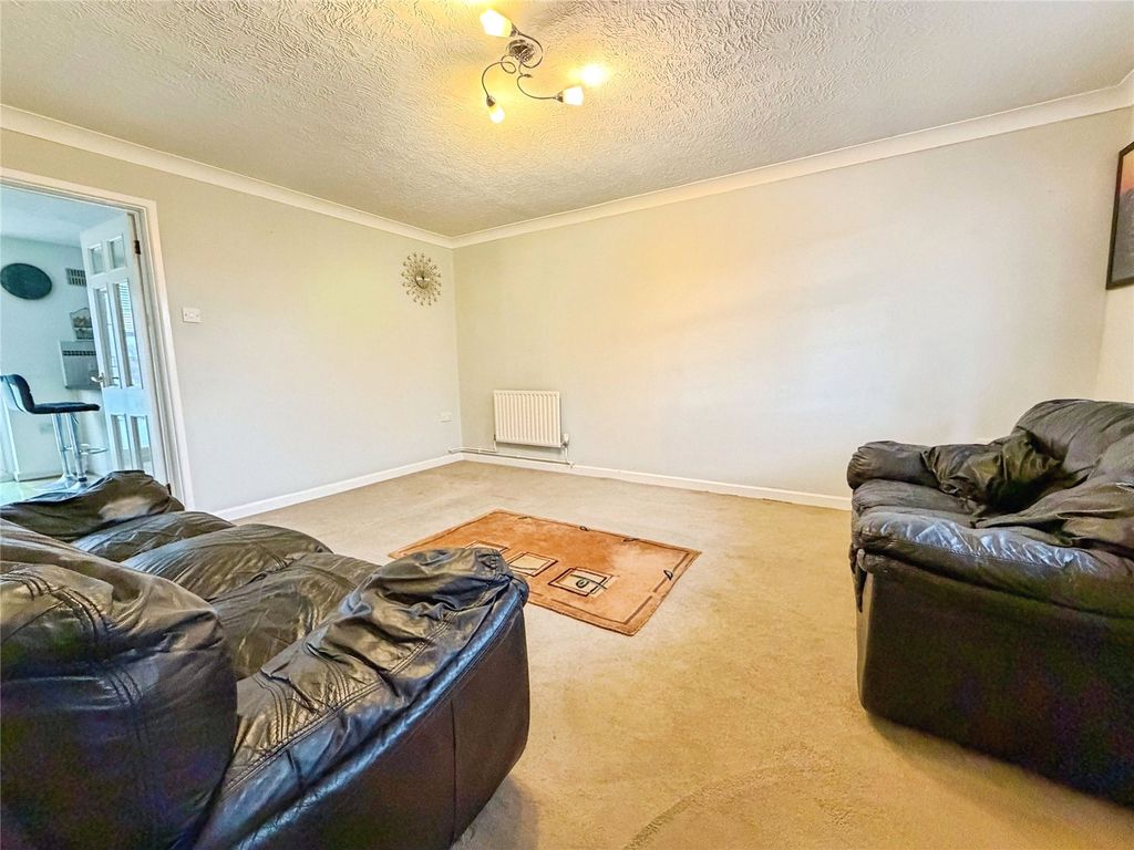 Property photo 3 of 16 Picture No. 15