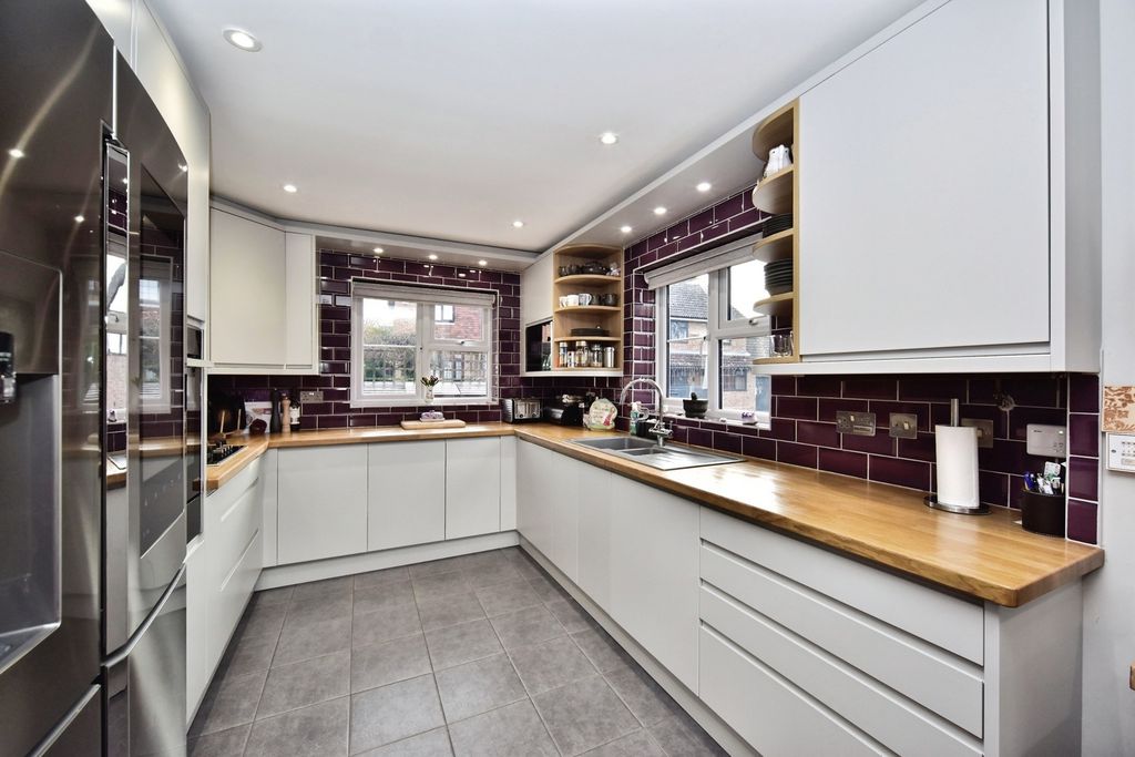 Property photo 3 of 24 Pbox-Img.Jpg