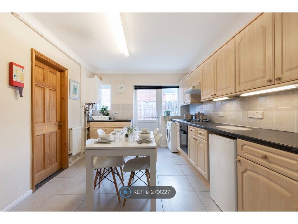 Property photo 2 of 4 Kitchen