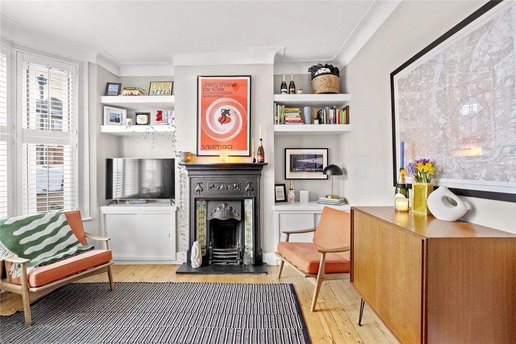 Property photo 2 of 18 Picture No. 12