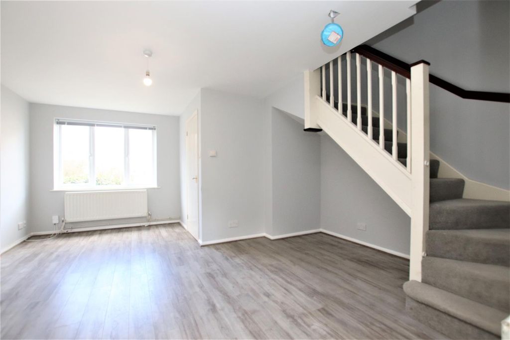 Property photo 2 of 16 Living Room iii.Jpg