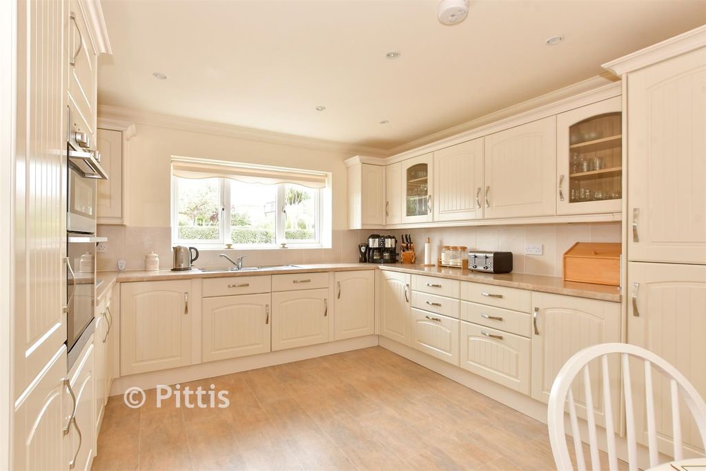 Property photo 1 of 14 Kitchen/ Breakfast Room