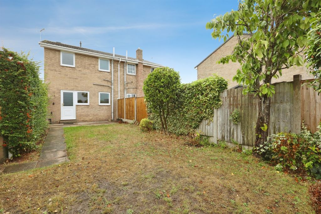 Property photo 2 of 11