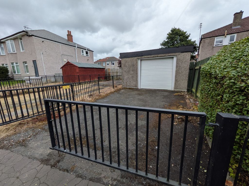 Property photo 2 of 11 2