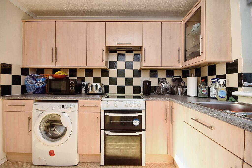 Property photo 3 of 14