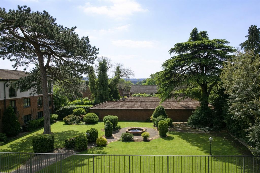 Property photo 3 of 15 Garden_Outlook.Jpg