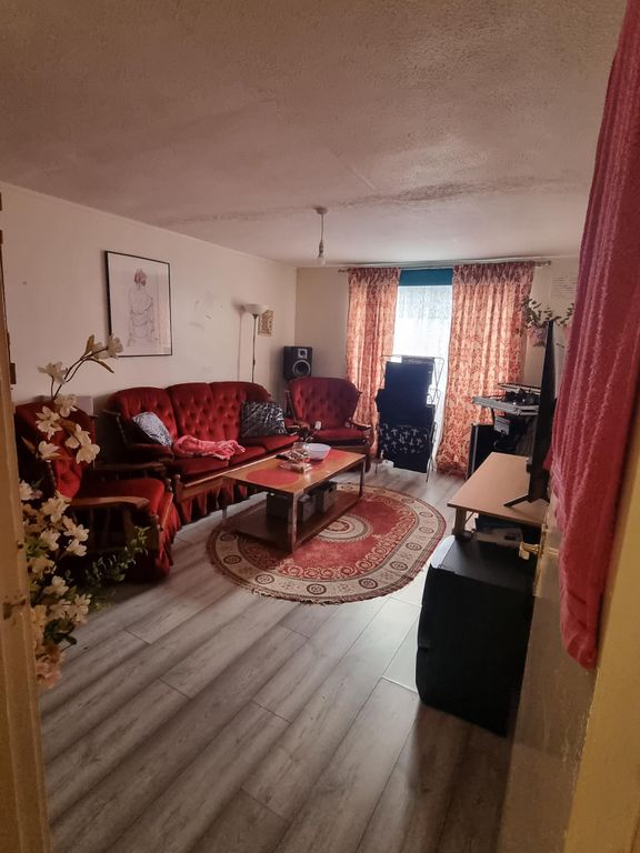 Property photo 2 of 4