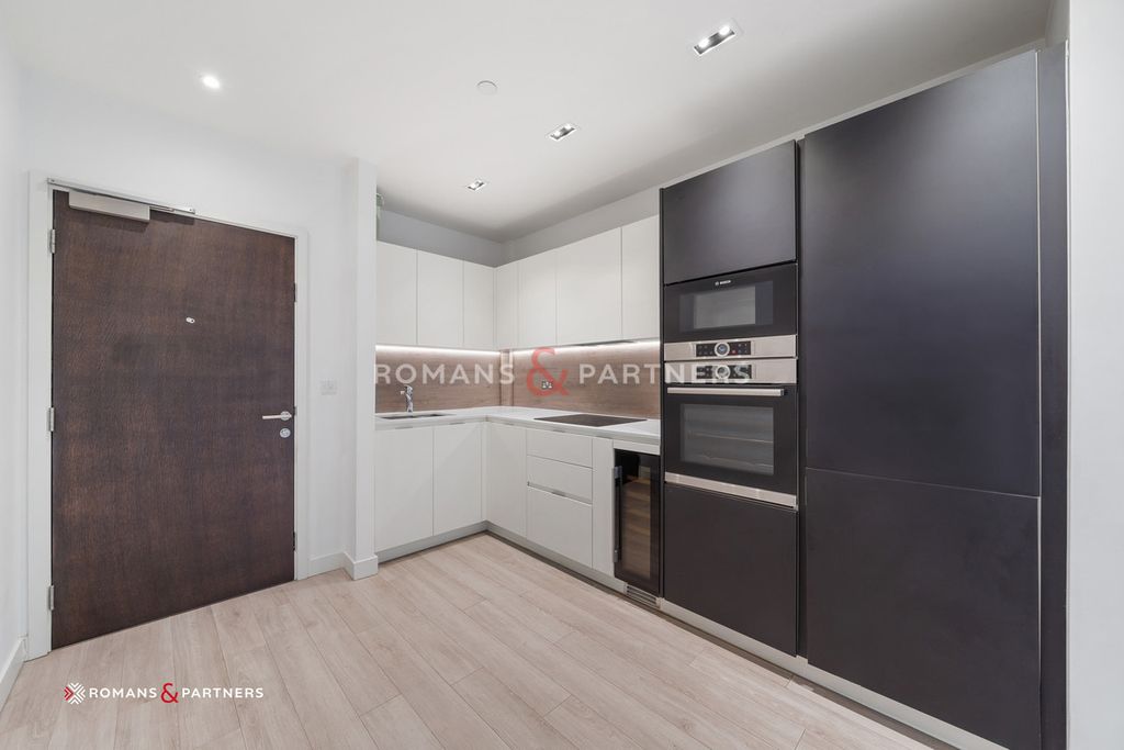 Property photo 3 of 24