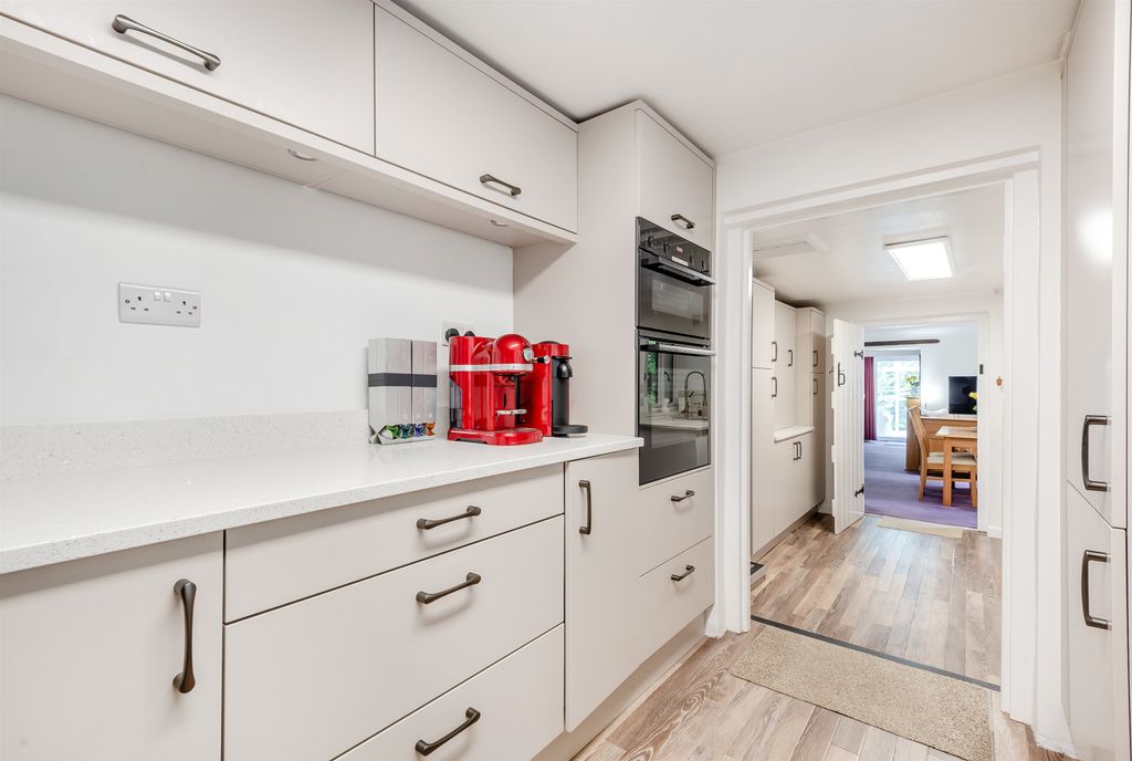 Property photo 3 of 26