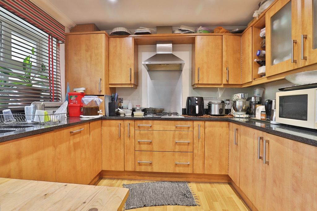 Property photo 2 of 15 Photo