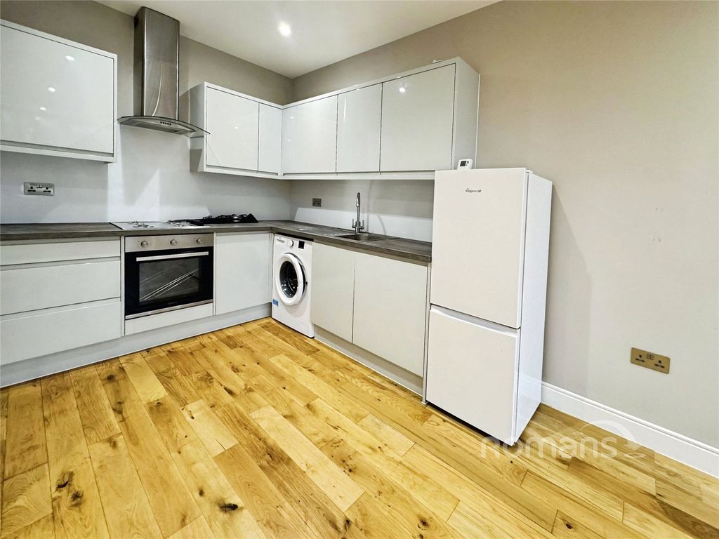 Property photo 3 of 7 Picture No. 12