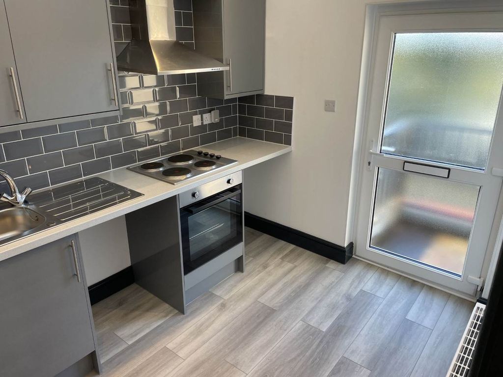 Property photo 1 of 11 38B Kitchen 1
