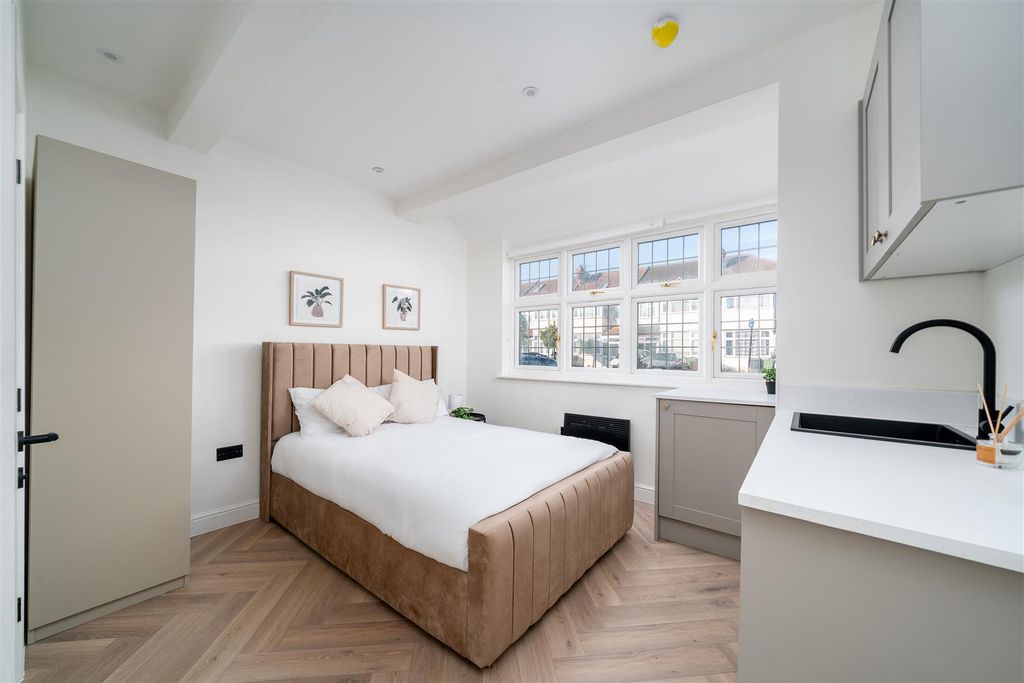 Property photo 2 of 6 Flat 4 96 Sher.Jpg