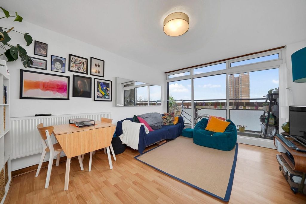 Property photo 3 of 11 2.Jpg