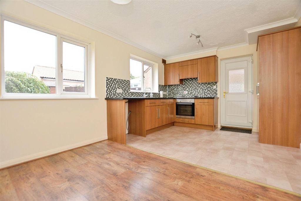 Property photo 2 of 15 Kitchen Diner