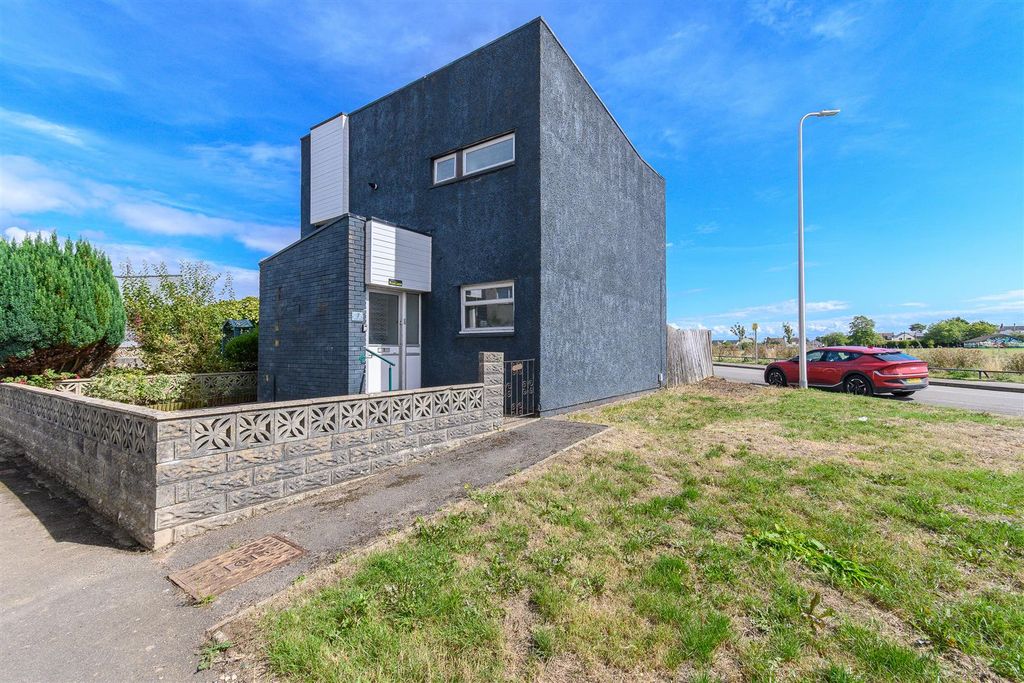 Property photo 1 of 17 Front