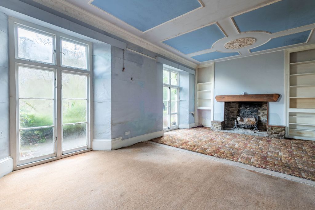 Property photo 3 of 21