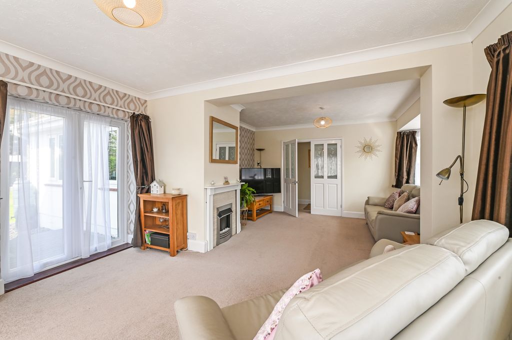 Property photo 2 of 34