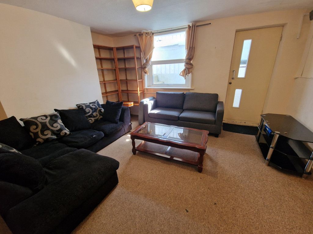 Property photo 3 of 12