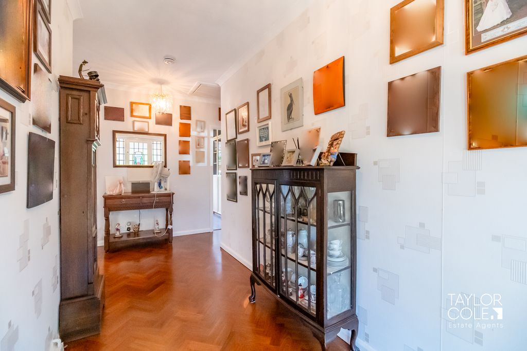 Property photo 2 of 36