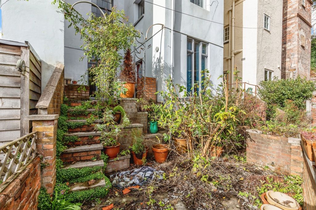 Property photo 2 of 17