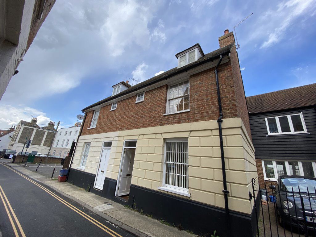 Property photo 3 of 24