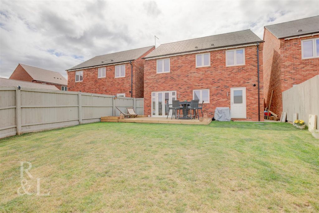 Property photo 2 of 25 9 Ivatt Close (3).Jpg