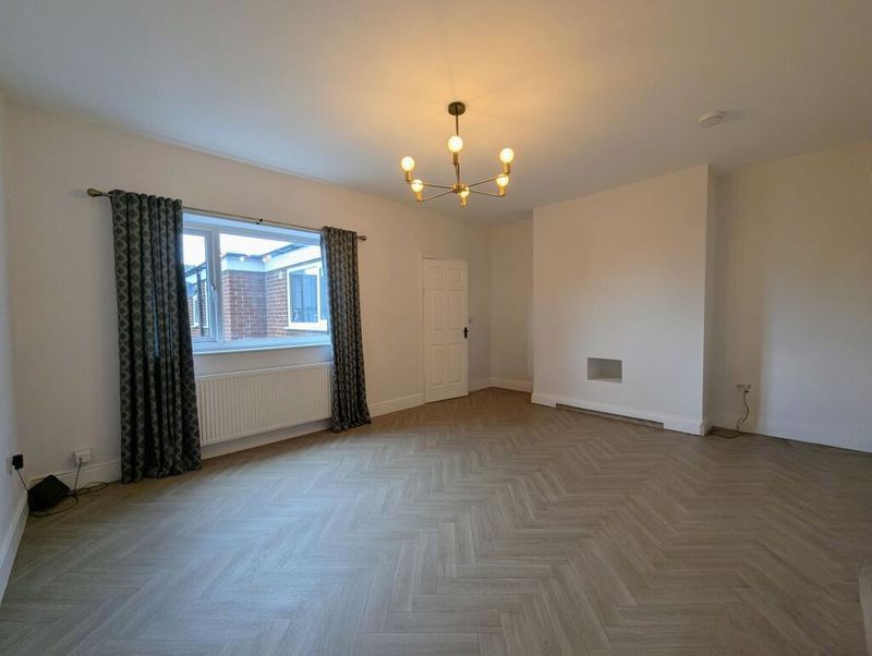 Property photo 3 of 11 Photo 7