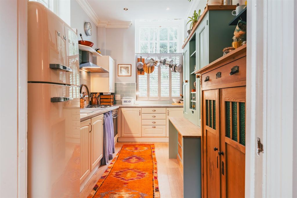 Property photo 3 of 36 Kitchen