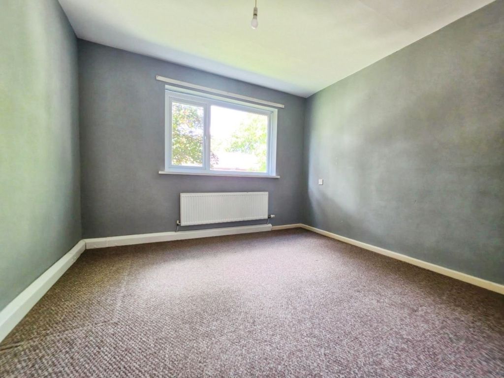 Property photo 2 of 6 Bed 1