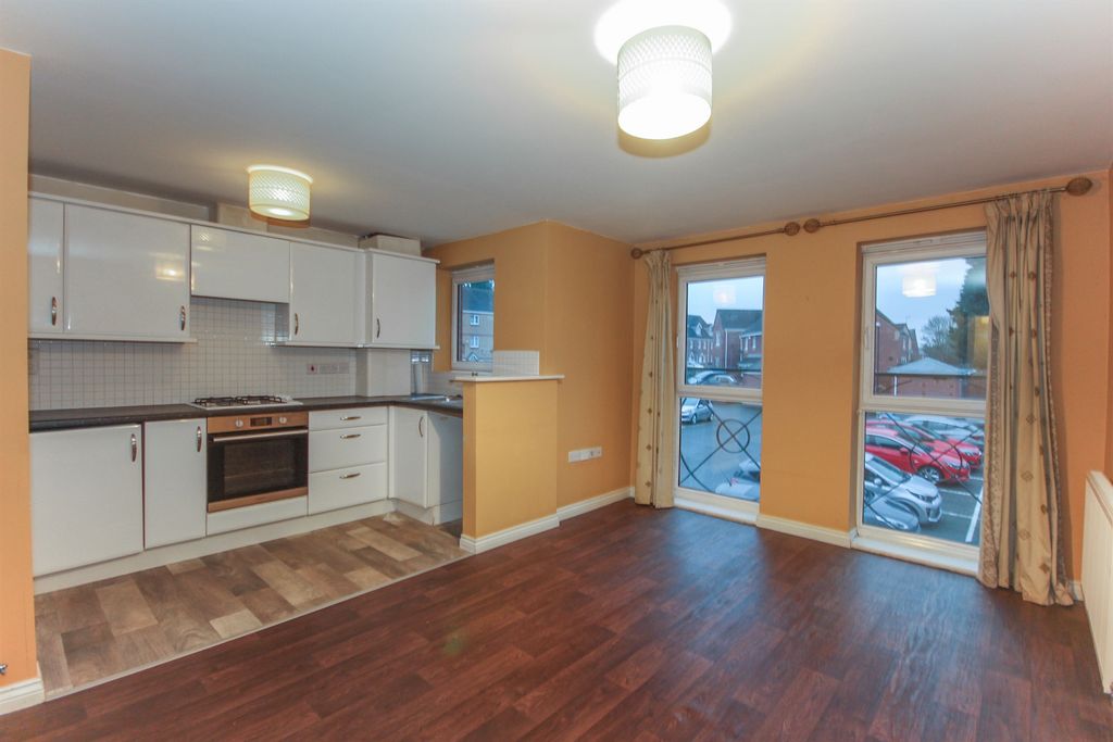 Property photo 2 of 10